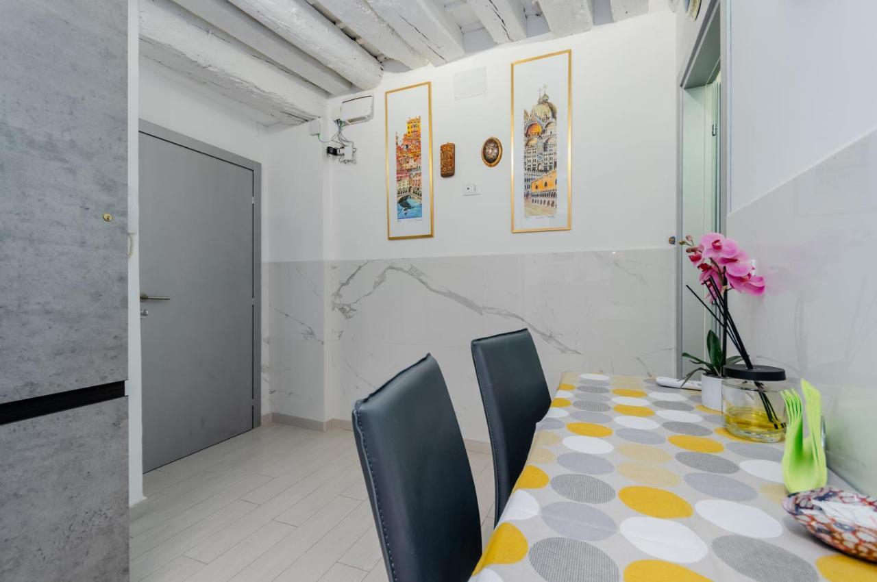 Palazzo Dolfin - Piazza San Marco Lovely Apartment Venedig Exterior foto