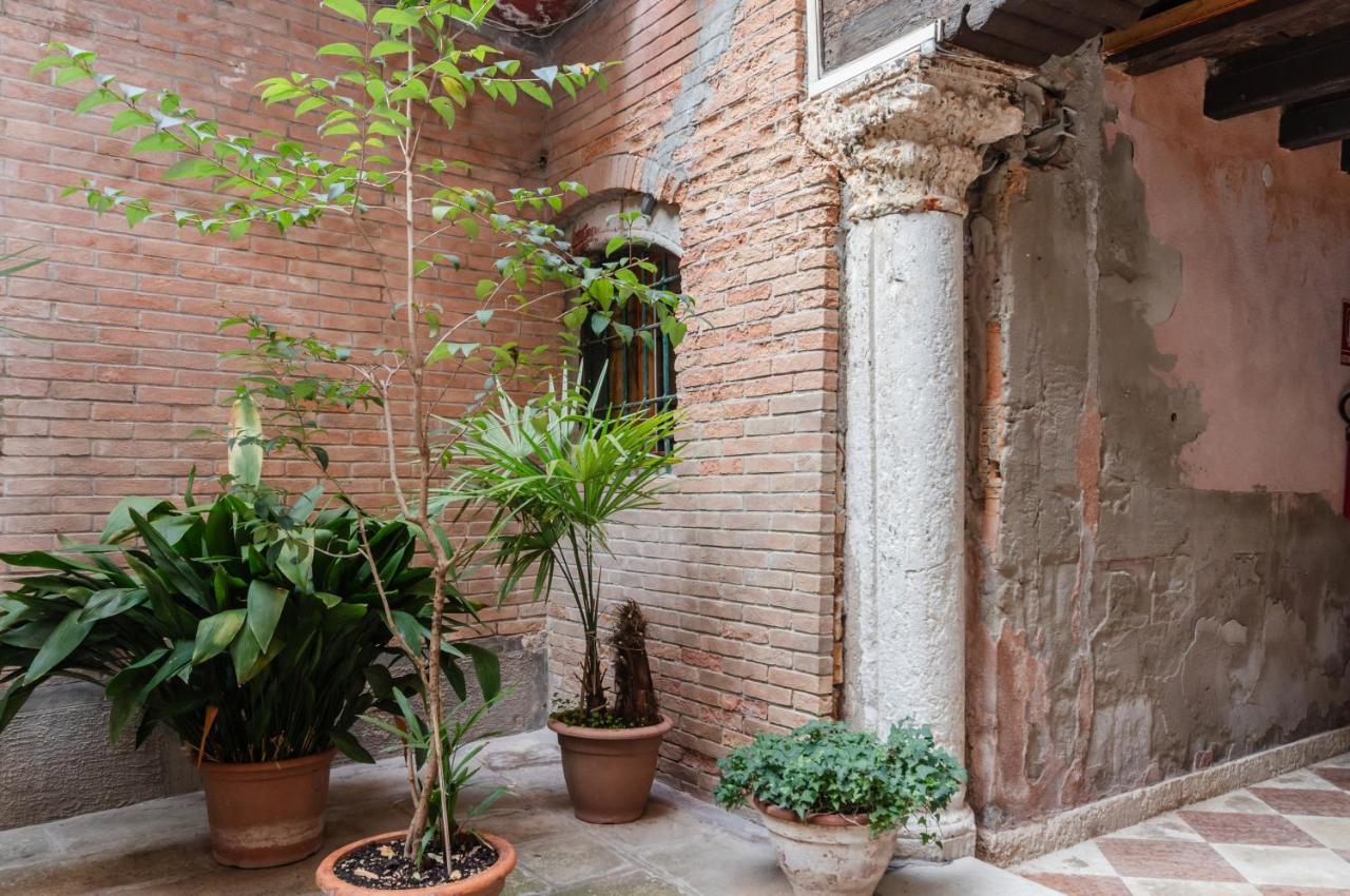 Palazzo Dolfin - Piazza San Marco Lovely Apartment Venedig Exterior foto